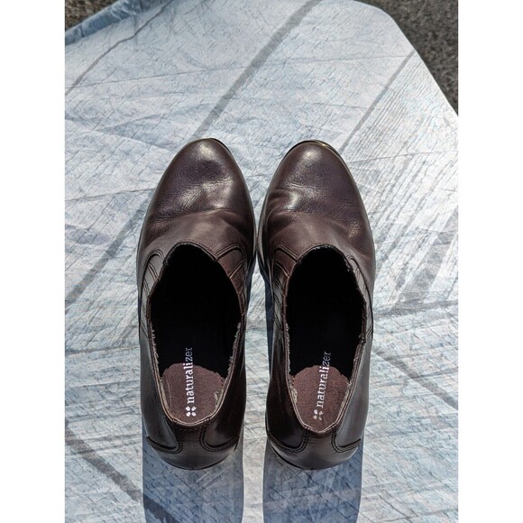 Vintage Naturalizer Size 8M Brown Leather Western Ankle Booties  Gold Toe plate - Picture 4 of 10